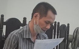 Bắt tạm giam ngay tại tòa thầy giáo dâm ô bé gái 11 tuổi