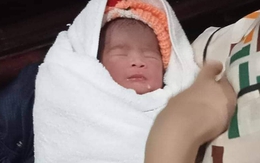 Bé gái còn nguyên dây rốn bị bỏ rơi trước cổng chùa