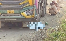 Hai học sinh tử nạn dưới bánh xe tải