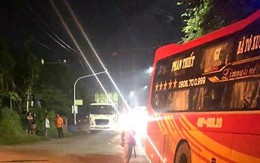 Va chạm với xe khách, hai công nhân tử vong tại chỗ