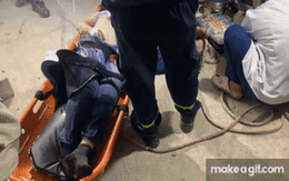 Đà Nẵng: Giải cứu nam công nhân bị mắc kẹt dưới hầm sâu