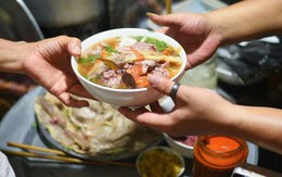 Foodtour phố cổ Hà Nội: Cầm 100k ăn gì ngon – bổ - rẻ cho cả ngày?