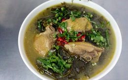 Nhớ nồi canh chua lá giang của ngoại