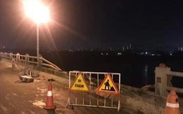 Diễn biến mới gây bất ngờ vụ ô tô lao xuống sông, tài xế bơi vào bờ