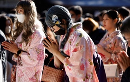 Người dân các nước làm gì trong ngày đầu tiên của năm mới 2023?