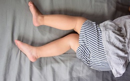 Nguyên nhân trẻ lớn vẫn tiểu dầm