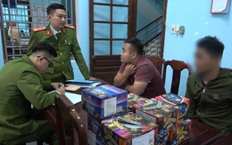 Mua 14 triệu đồng tiền pháo ở Quảng Trị, vào đến Huế thì bị bắt