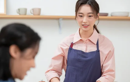 Choáng váng khi biết danh tính người trả lương cho giúp việc nhà tôi cả năm qua