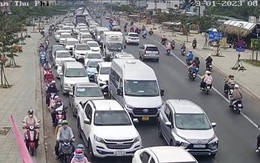 Mùng 2 Tết, BOT cầu Rạch Miễu nhiều lần xả trạm