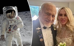 "Người thứ hai bước trên mặt trăng" Buzz Aldrin kết hôn ở tuổi 93
