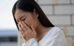 Tôi bật khóc khi em chồng thành đạt trở về