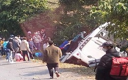 Phú Thọ: Ô tô khách 47 chỗ bị lật tại khu vực Đèo Khế
