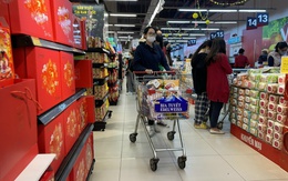 Có nên đi mua hàng vào ngày mùng 1 Tết?