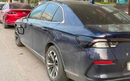 Xác minh vụ loạt ô tô đỗ ven đường gần chung cư Ngoại giao đoàn bị phá hoại