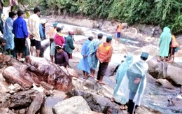 Quảng Nam: Học sinh lớp 3 trượt chân mất tích dưới suối