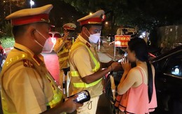 Mải 'nâng chén' chúc mừng ngày 20/10, loạt tài xế vi phạm nồng độ cồn