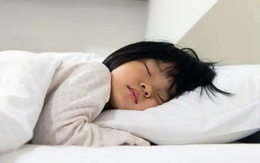 Khi ngủ, nếu trẻ có những biểu hiện vô thức này chứng tỏ não phát triển rất tốt, lớn lên sẽ rất thông minh