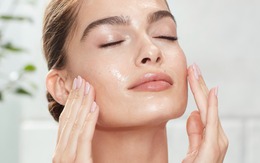 Ba bước skincare phụ nữ trung niên lười mấy cũng không nên bỏ qua