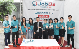 Gian hàng của Job3s.vn hút hàng ngàn sinh viên tại Ngày hội việc làm UEB JOB FAIR 2023