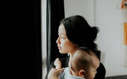 Tôi gọi điện cho chồng về đưa con đi viện, anh nói một câu phũ phàng