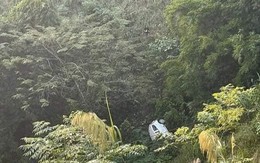 Ô tô mất lái, lao xuống vực sâu ở Sơn La