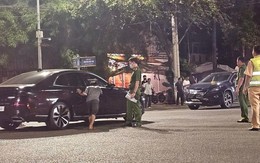 Khởi tố 2 tài xế lái ô tô cố tình tông nhau giữa ngã tư