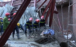 Sập nhà đang xây ở Thái Bình: Nạn nhân mắc kẹt không qua khỏi