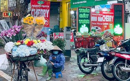 Chùm ảnh: Người lao động tự do đội mưa phùn mưu sinh