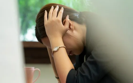 Cả nhà chồng ép tôi nghỉ việc để chăm mẹ già