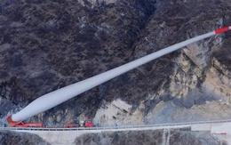 Hình ảnh cánh tua-bin gió nặng 19 tấn vượt núi gây ấn tượng mạnh