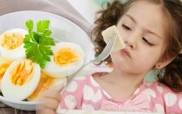 Ăn trứng gà nếu thấy có dấu hiệu này cần dừng ngay để phòng biến chứng dị ứng trứng 
