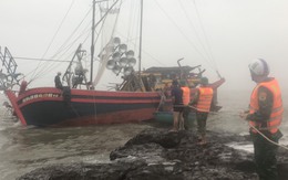Quảng Trị: Ứng cứu tàu cá cùng 10 thuyền viên gặp nạn trên biển 