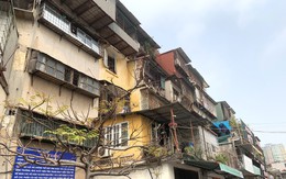 Cận cảnh khu chung cư 'chờ sập' nguy hiểm nhất Hà Nội