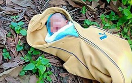 Cháu bé sơ sinh thoi thóp trước nhà dân