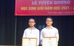 Hai anh em ruột ở Hà Tĩnh 'ẵm' giải Nhất, Nhì học sinh giỏi Quốc gia