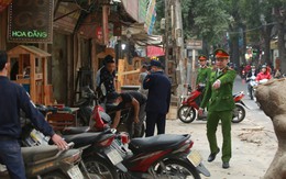 Hà Nội: Các phường đồng loạt ra quân 'dọn' vỉa hè, tiểu thương bê đồ bỏ chạy