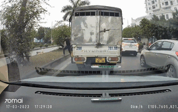 Video: Tài xế xe tải có hành động khiến xe ô tô đi sau nể phục và đền đáp một cách không ngờ