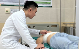 Quý ông ngực to bất thường sau tuổi 40