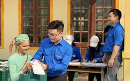 Đoàn Thanh niên Bộ Y tế khám bệnh và tặng thuốc miễn phí cho bà con vùng sâu, vùng xa Nghệ An