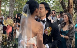 Kathy Uyên hôn chồng doanh nhân trong lễ cưới