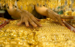 Giá vàng hôm nay 10/4: Ngạc nhiên vì cả SJC và vàng trang sức đồng loạt giảm mạnh