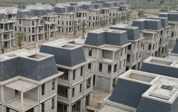 Giá nhà liền kề, biệt thự ở Hà Nội đồng loạt giảm, người mua tháo chạy