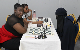 Người đàn ông “giả gái” đi thi đấu cờ vua rồi liên tiếp đánh bại đối thủ nặng ký