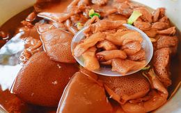 Sứa đỏ vào mùa, nhiều thực khách tìm mua, thưởng thức