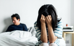 Ôm bụng đau đến viện, cô gái trẻ hối hận khi biết do việc làm từ khi 16 tuổi