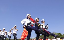 Thiêng liêng lễ chào cờ trên đảo Trường Sa