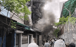 Hà Nội: Đám cháy lớn tại nhà dân khiến nhiều người thương vong