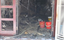 Gia đình 5 người thoát nạn sau vụ cháy nhà ở Hà Nội kể lại giây phút liều mình trèo qua lan can