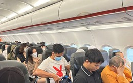 Hàng chục chuyến bay chuyển hướng, delay do thời tiết xấu tại Tân Sơn Nhất