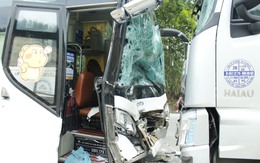 Thừa Thiên Huế: Liên tiếp xảy ra tai nạn giữa xe khách giường nằm và ô tô tải